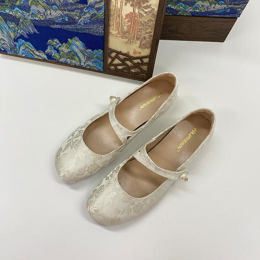 壁虎瑜伽 国风任意门【缎光】新中式缎面低跟鞋【5天发货】 商品图5