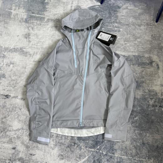 点此购买 凯乐石索松男士运动户外徒步FLT防风防水透汽散热连帽冲锋衣 LL 317010 商品图2