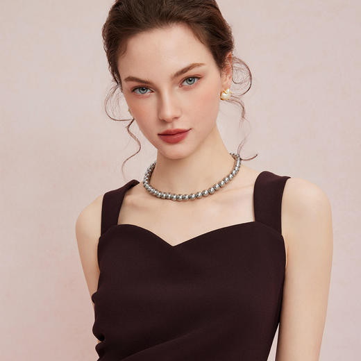 QF847斯尔丽2025夏季新款收褶显瘦藏肚子侧边开叉背心式连衣裙 商品图4