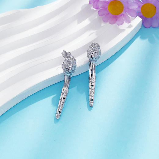 【限时8.8折】【线上铂金馆】PT950 #蛇年新品 铂金空心倒模工艺灵蛇蛇形耳饰耳吊(PTES00033)预售产品下单后不退款不退货不换货不补差价) 商品图1