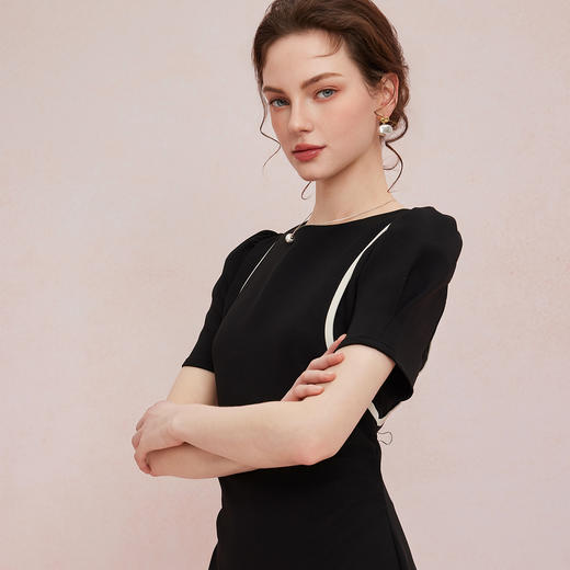 QF846斯尔丽25新款法式浪漫圆领撞色滚边显肩窄高级白领气质款连衣裙 商品图2