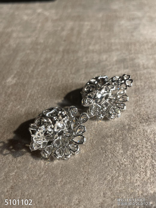 玻璃种阳艳绿蛋面耳钉【5101102】具体价格微信咨询 商品图7