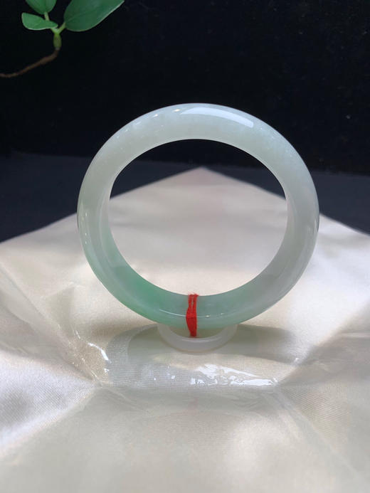 612787，56飘绿手镯，一截带绿，清新干净 润润的 商品图3