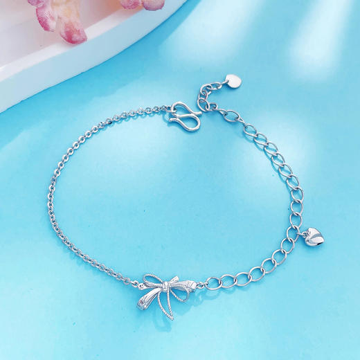 【限时8.8折】【线上铂金馆】PT950 #520  #在逃公主 【国际铂金协会】铂金空心双层绕线爱心吊饰甜心蝴蝶结AB链调节手链(ACPTSL00008)预售产品下单后不退款不退货不换货不补差价) 商品图2
