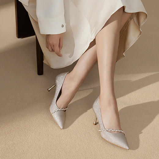 千百度羊皮钻饰婚鞋新娘细高跟鞋女婚纱宴会法式单鞋A25170003 商品图1