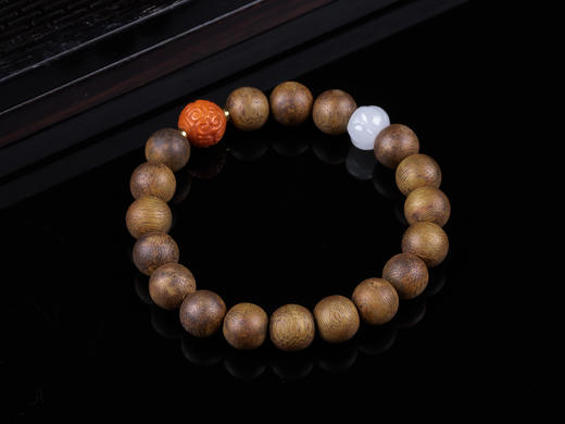 XY0287沉香+南红回纹珠翡翠莲蓬珠手串 商品图7