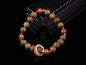 XY0301沉香+南红四季好运手串