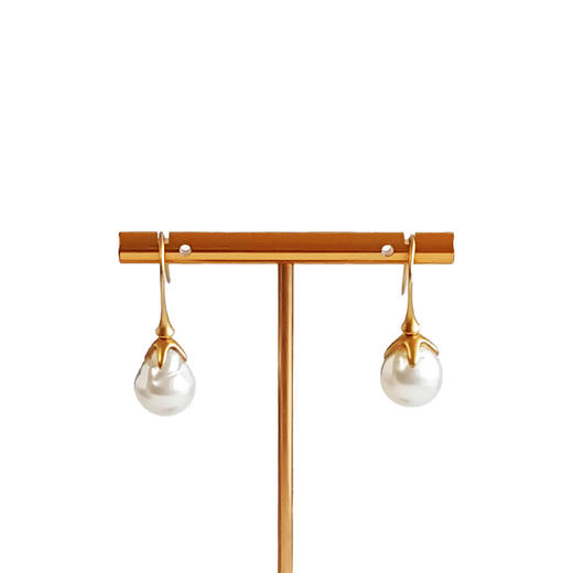 【天然正品】AU750黄金镶天然白色巴洛克海水珍珠耳坠32.7*11.9*15.9MM（皆取最大值）女士现售价：2880！170425NJS18 商品图0