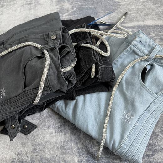 点此购买 阿迪男女款阔腿工装多口袋钻石腰带三条杠宽松运动牛仔裤 LL 317011 商品图10