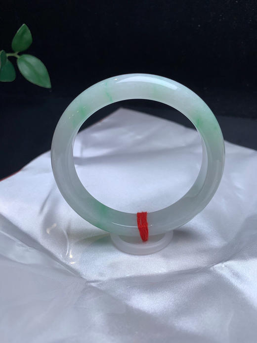 612788，56.5飘绿手镯，整条清新干净，飘清新绿，秀气清爽 商品图0