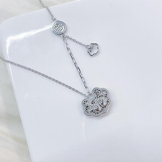 【线上铂金馆】PT950 #复古风 铂金空心AB调节如意福牌项链万事如意柿子如意锁包套链(PTTL00078)预售产品下单后不退款不退货不换货不补差价) 商品图1