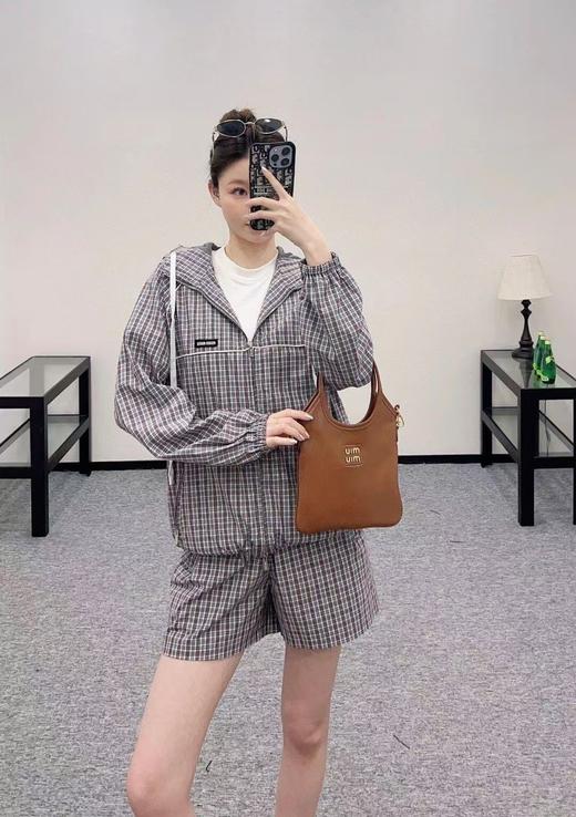 缪缪 25新品漆皮托特包 迷你/小号可选（MM） 商品图8