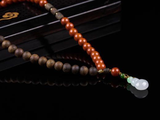 XY0272沉香+南红蜜蜡翡翠葫芦双圈手串 商品图2