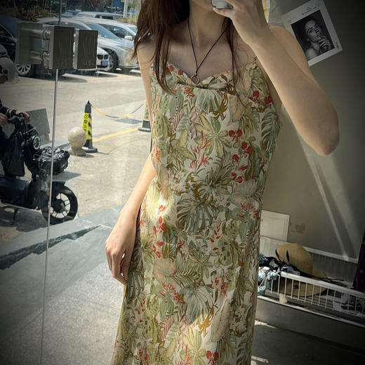 洛诗琳13423气质印花吊带连衣裙2025新款法式A字真丝吊带裙0598 商品图1