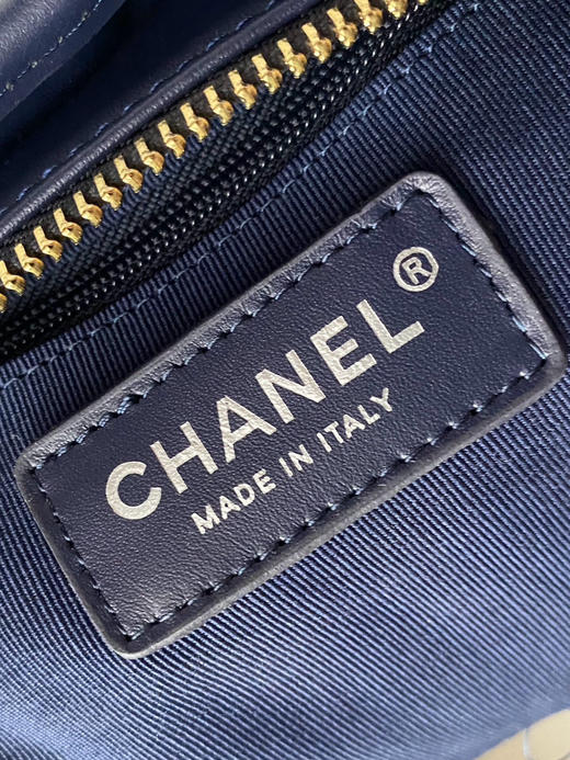 夏季特惠💰1200 原单香奈儿流浪包91810牛仔大格
 Chane1新概念细节～全意镂空字母宽肩带 商品图8