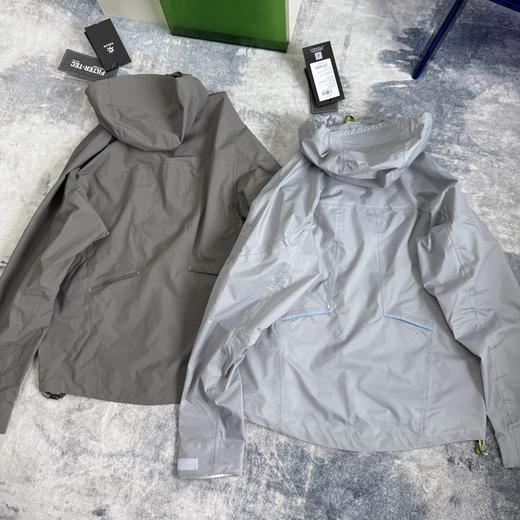 点此购买 凯乐石索松男士运动户外徒步FLT防风防水透汽散热连帽冲锋衣 LL 317010 商品图10