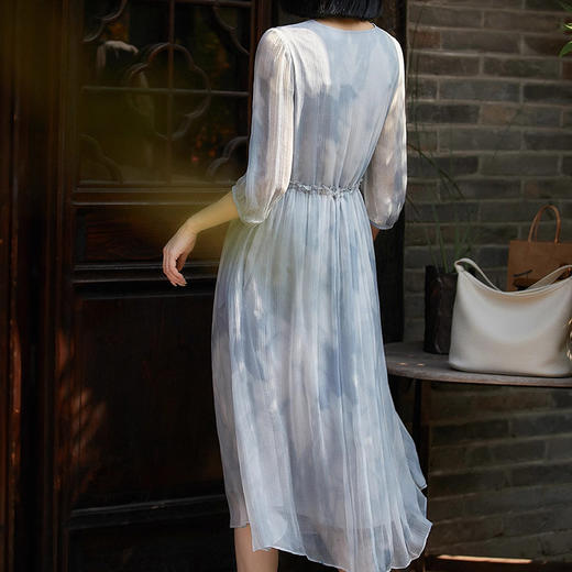 【高货ayts】全新升级【铂金会员514/天猫689/差价175】(13811) 洛诗琳夏季女装新款高端收腰印花真丝连衣裙 商品图2