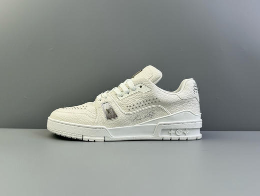 夏季特惠💰750 纯原版本 Lv男鞋 Trainer 铆钉系列 2025新版本，新压花 商品图0