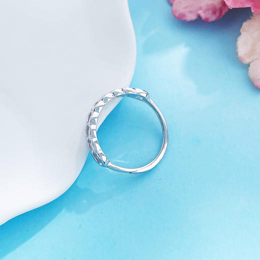 【限时8.8折】【线上铂金馆】PT950 【国际铂金协会】铂金空心活口戒指时尚简约风环环相扣活口女戒(ACPTJZ00005)预售产品下单后不退款不退货不换货不补差价) 商品图3