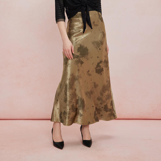 QF504斯尔丽25新款扎染印花半裙悬垂线条流畅气质高雅时尚百搭半身裙 商品图5