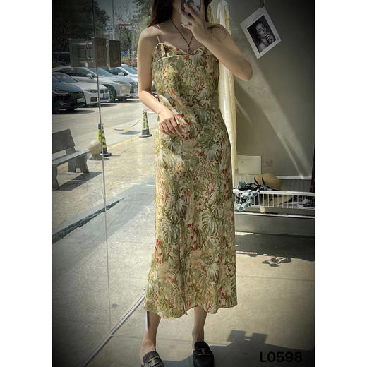 洛诗琳13423气质印花吊带连衣裙2025新款法式A字真丝吊带裙0598 商品图0