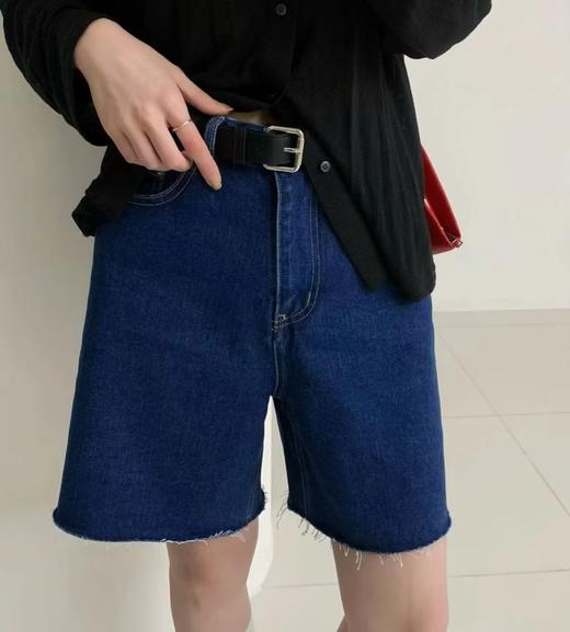 老米优品🎈3-5天！韩代同款 ，送皮带！自留款《纸片人石墨牛仔五分裤》利落裁剪，无敌显瘦显高，品质nice~ K250429A 商品图0