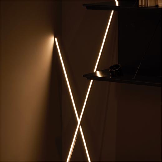 摩根黑方系列聚光靠墙落地灯 商品图4