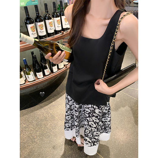 <曾小咸推荐>现货秒杀！微信超特价！黑色背心 日常109.99 立减50 秒杀59.99！碎花半身裙 秒杀79.99！ 商品图2