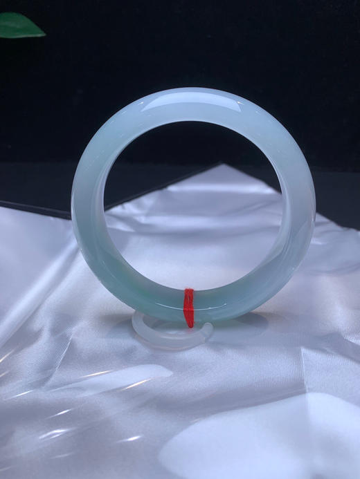 612800，57.5 冰底湖水绿，底妆超细，润润胶胶的，一大截绿底色，干净清新，巨显气质 商品图2