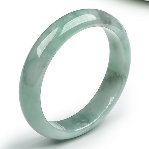 SFB04056Q58 TAMINA 【热销好货】天然翡翠A货细糯水润绿底手镯玉镯翡翠手镯带矿点【无证书 以实拍图为准】 商品图1