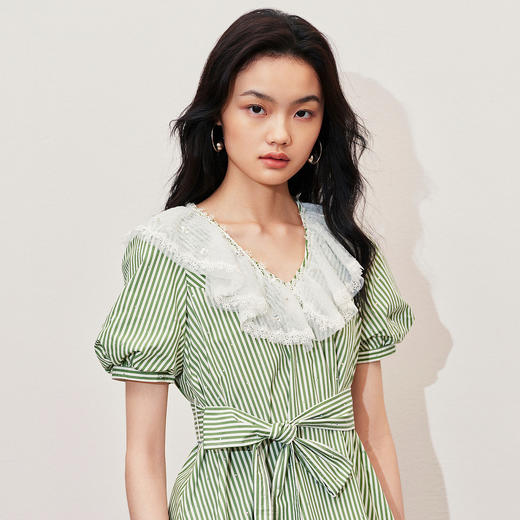 条纹翻领娃娃衫泡泡袖蝴蝶结衬衫修身上衣(货号:MS85TP003S5001) 商品图0