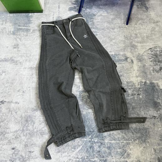 点此购买 阿迪男女款阔腿工装多口袋钻石腰带三条杠宽松运动牛仔裤 LL 317011 商品图2