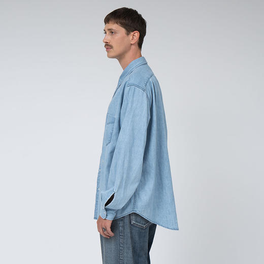 nanamica Regular Collar 男女中性款复古水洗牛仔长袖衬衫 商品图1