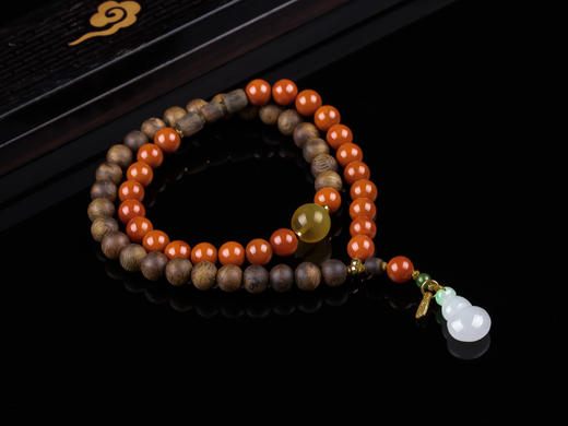 XY0272沉香+南红蜜蜡翡翠葫芦双圈手串 商品图0