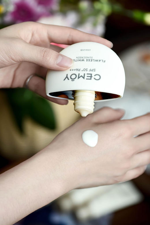 【韦雪推荐】CEMOY/澳诗茉无瑕倍护美白防晒新版50g 清爽不油腻SPF50 两套送随机赠品 商品图3