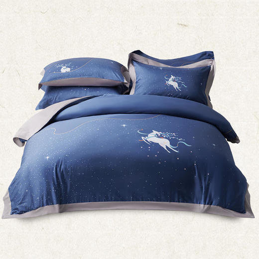 多喜爱IP款 山海经60支贡缎长绒棉四件套（奔赴山海 傲岸之山 锦绣山海 桃园秘境 林间夫诸 繁花似梦 守护夫诸 落花文鳐 金辉尽绘 文鳐澜心 花间闲逸 凌云山语 文鳐逸韵） 商品图2