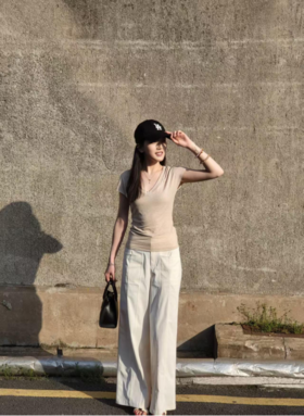 🌸【2025春夏王炸上新慵懒风乳胶棉直筒裤】✨这条"腰精裤"一穿，🌻同事问我是不是偷偷瘦了10斤？！ 🔥「高腰魔法」3秒藏住小肚腩 立体剪裁+37°黄金腰线，胃部赘肉瞬间隐形！