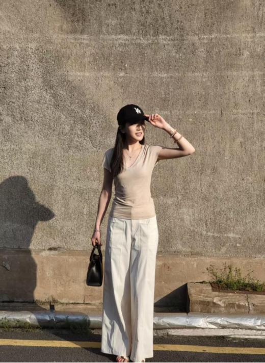 🌸【2025春夏王炸上新慵懒风乳胶棉直筒裤】✨这条"腰精裤"一穿，🌻同事问我是不是偷偷瘦了10斤？！ 🔥「高腰魔法」3秒藏住小肚腩 立体剪裁+37°黄金腰线，胃部赘肉瞬间隐形！ 商品图0