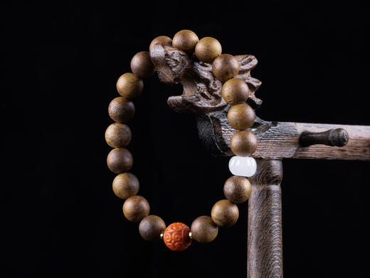 XY0287沉香+南红回纹珠翡翠莲蓬珠手串 商品图8