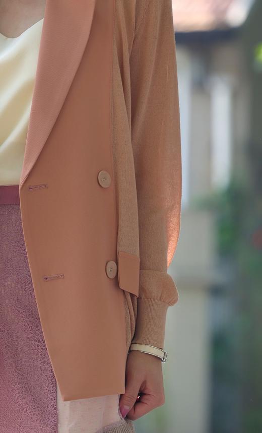 TYNVIE 轻质雪纺针织撞色西装式开衫 - 粉色 商品图3