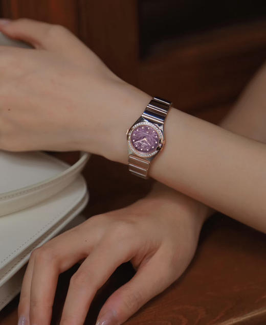 『NOOB official』新款欧米茄五代星座
欧米茄全世界欧米茄广告狂推款，地铁，机场，商场大屏幕大家多多少少一定看到过，辨识度无敌，一眼认出，买它一定没有错！ 商品图4