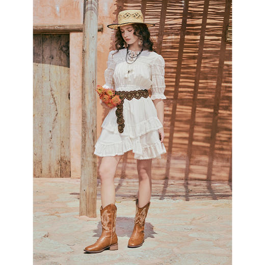 两三事琉璃糖霜2025夏季新款波西米亚风不规则荷叶边泡泡袖连衣裙 商品图1