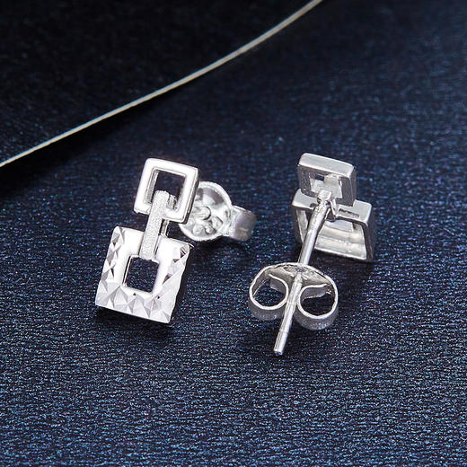 【限时8.8折】【线上铂金馆】PT950 【国际铂金协会】铂金几何方形耳钉(BES00031)预售产品下单后不退款不退货不换货不补差价) 商品图1