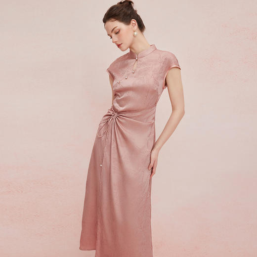 QF818斯尔丽2025夏季新款改良式腰部挡小肚腩设计小盖袖中长款旗袍 商品图2