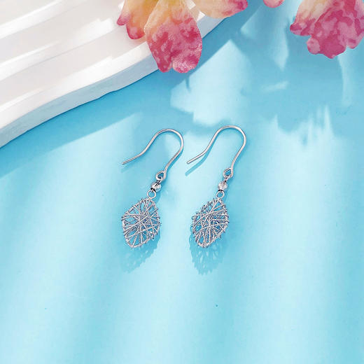 【限时8.8折】【线上铂金馆】PT950 #绕线 【国际铂金协会】铂金镂空绕线几何菱形耳饰耳吊耳钩(BES00270)预售产品下单后不退款不退货不换货不补差价) 商品图1