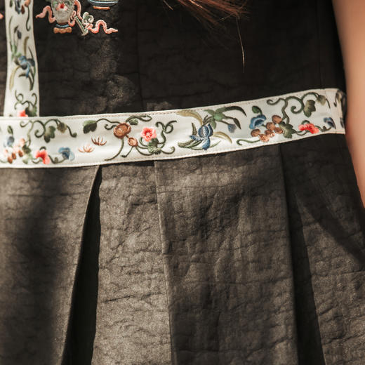 【林栖设计小店】（现货）新中式真丝香云纱衬衣收腰显瘦2025夏季新品短袖上衣女装T1952450 商品图7