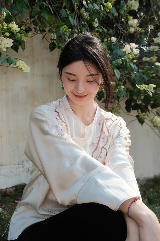 盛唐牡丹| 海棠花开手推绣真丝上衣 商品图4