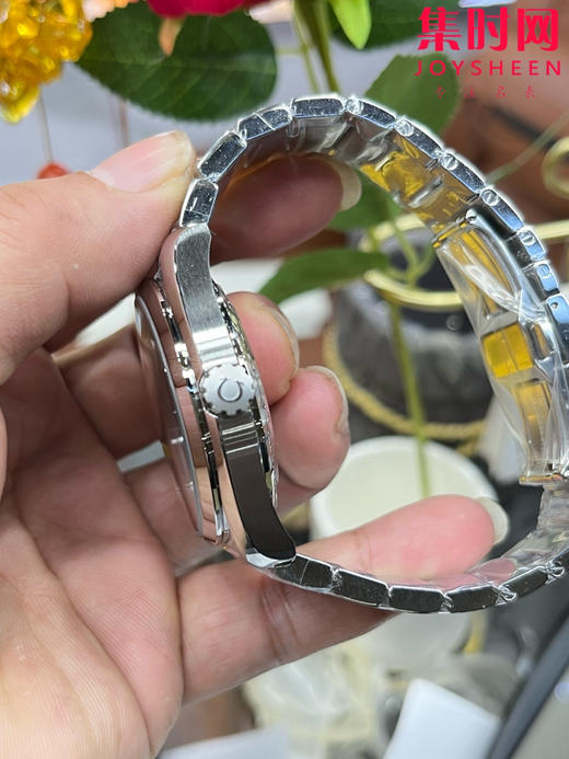 欧米茄VS海马150米系列 蓝色盘 3点位日历 男士腕表
机芯：搭载VS一体Cal.8500 商品图5