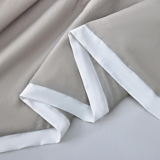 多喜爱 优雅绅士-超柔大豆蛋白夏薄被芯/空调被 【60S天丝绸凉感面料】【刺绣徽章】【大豆纤维】【出芽设计】柔滑清凉有效抑菌 瞬凉黑科技 轻松水洗 商品图6