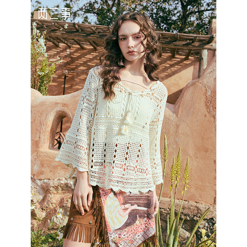 两三事 雾屿织光 2025夏季新款波西米亚风喇叭袖镂空钩花针织衫女